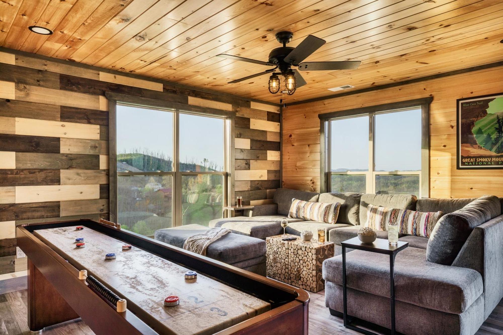 Mountainscape - Brand New Cabin W Views - Hottub - Firetable - Ps5 - Pooltable - 3 Pools جاتلينبرج المظهر الخارجي الصورة