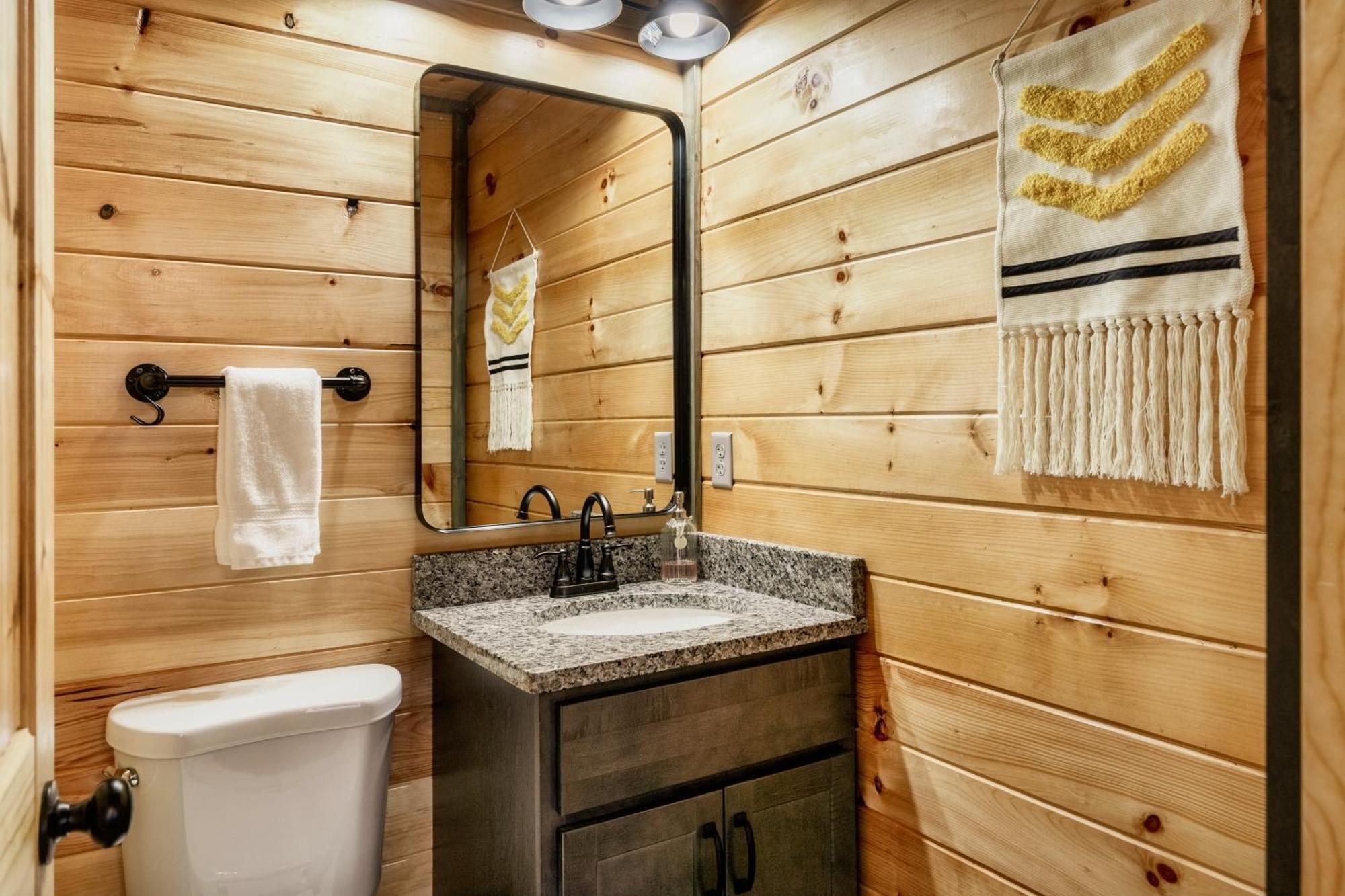 Mountainscape - Brand New Cabin W Views - Hottub - Firetable - Ps5 - Pooltable - 3 Pools جاتلينبرج المظهر الخارجي الصورة
