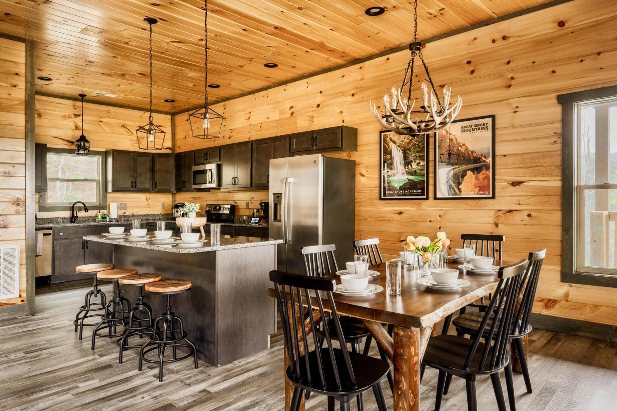 Mountainscape - Brand New Cabin W Views - Hottub - Firetable - Ps5 - Pooltable - 3 Pools جاتلينبرج المظهر الخارجي الصورة