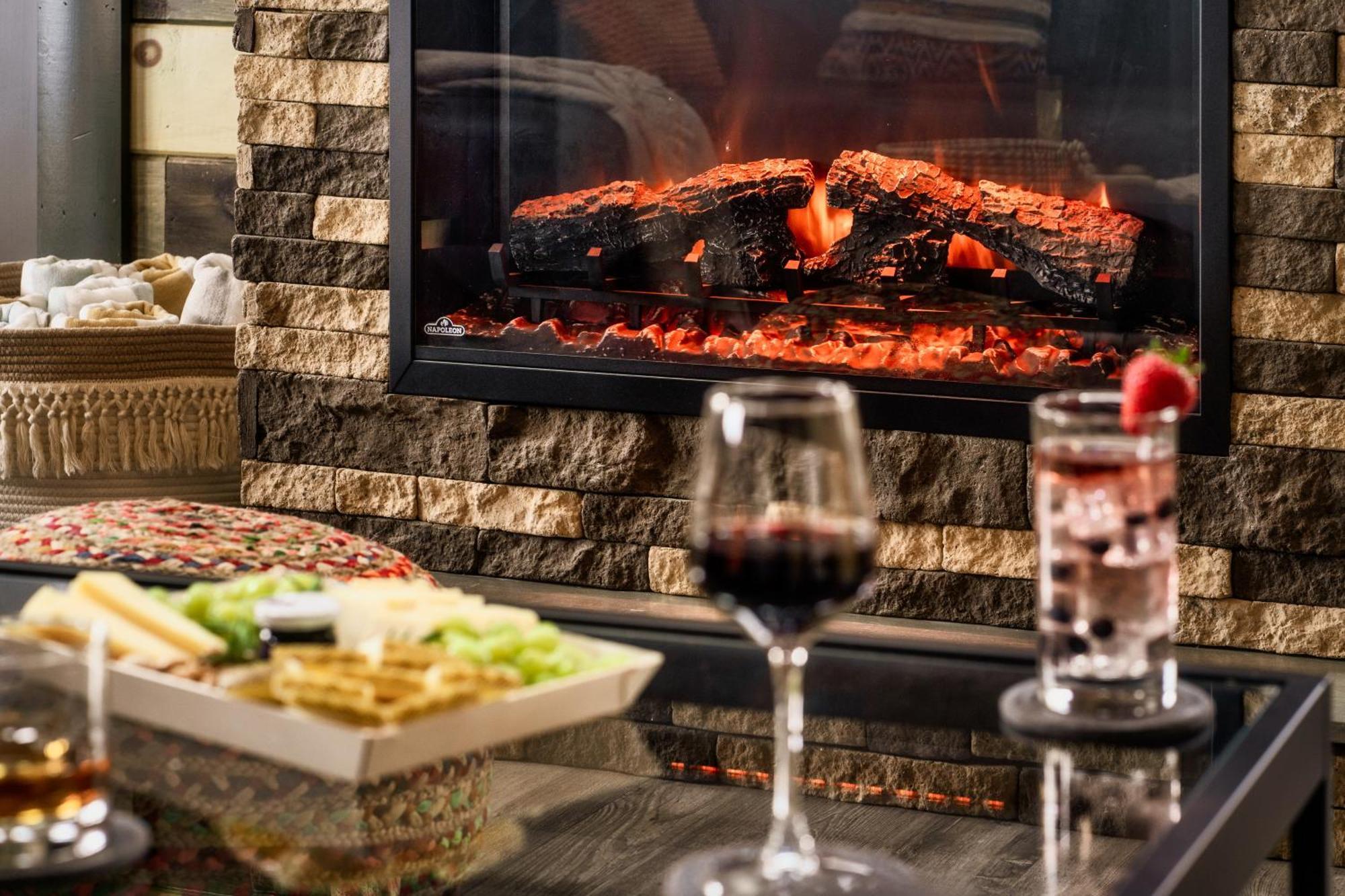 Mountainscape - Brand New Cabin W Views - Hottub - Firetable - Ps5 - Pooltable - 3 Pools جاتلينبرج المظهر الخارجي الصورة