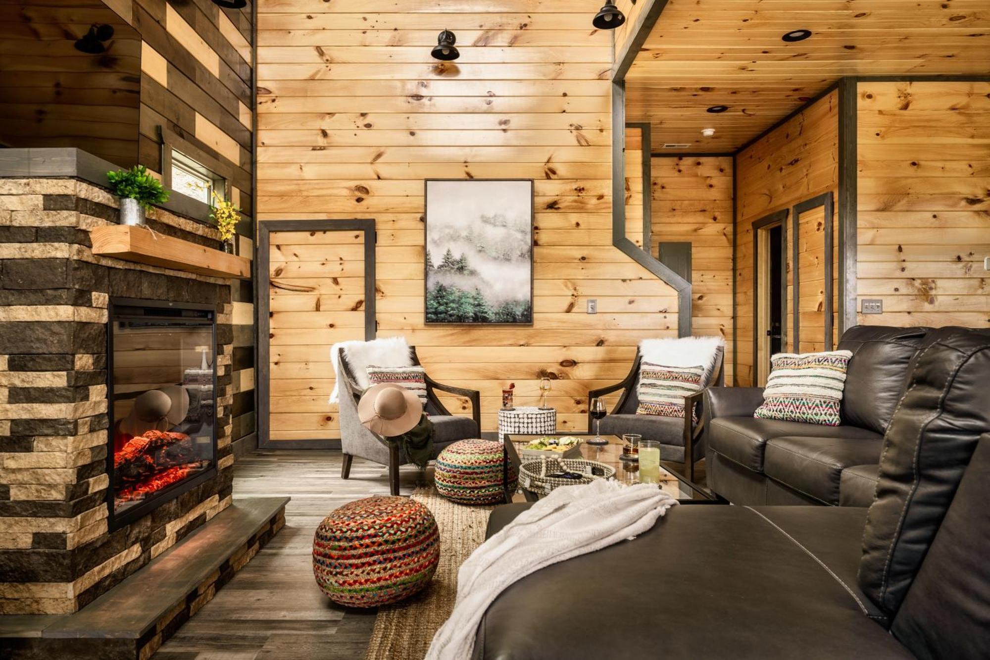 Mountainscape - Brand New Cabin W Views - Hottub - Firetable - Ps5 - Pooltable - 3 Pools جاتلينبرج المظهر الخارجي الصورة